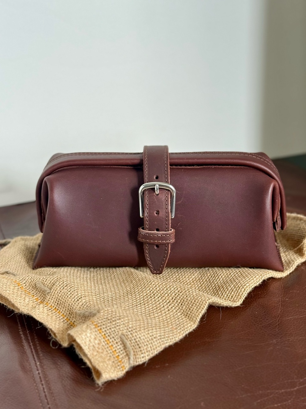 Saddleback Leather Big Mouth Toiletry Bag in Chestnut